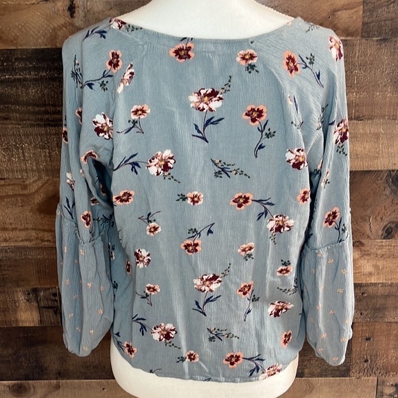 Maurices peasant blue balloon sleeve crop top blouse size M - Picture 7 of 7